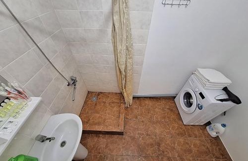 Sukhinovka Apartment | Discover Alex Apartments: Pet-Friendly Stays with 24/7 Check-In