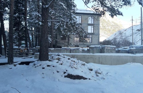 Terskol Cabin | Pet-Friendly Снежный Домик with Outstanding 9/10 Rating