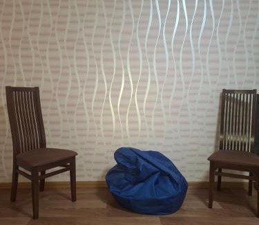 Krivoy Rog Apartment | Pet-Friendly Apartment on Metalurhiv with Hot Tub & Breakfast
