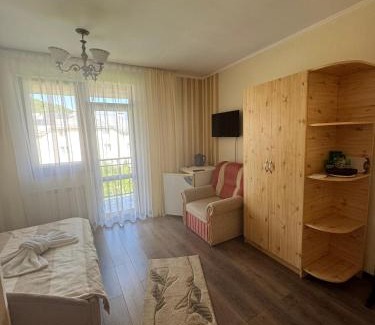 Polyana Hotel | Experience Sunlit Delights at Сонячна Перлина Hotel