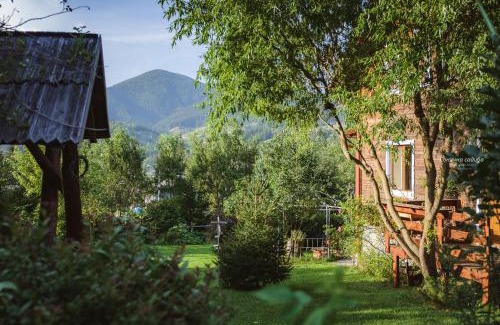 Snidavka House | Inviting Сонячна садиба: Pet-Friendly with Breakfast Included