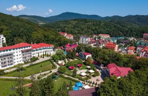 Polyana Hotel | Guest Rated 10/10 at Сонячне Джерело with Breakfast Included