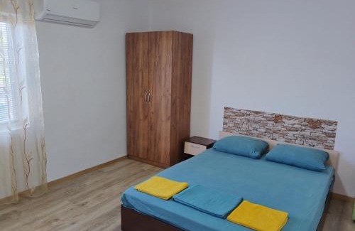 Durankulak Apartment | Kid-Friendly Getaway at Къща за гости Деко