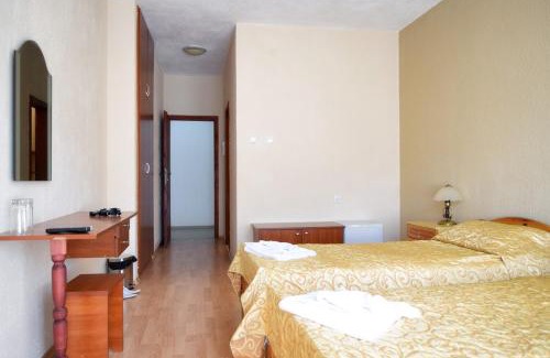 Devin House | Inviting Guest Rooms at МЗ-Девин with Family-Friendly Vibes