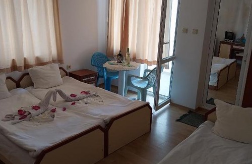 Nessebar New Town House | Ocean View Comfort at Стаи за гости Ники - Family Friendly