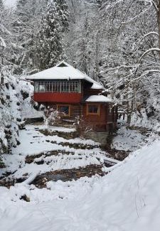 Roztoky Apartment | Child-Friendly Stay at Старий Млин - Guest Rated 9.8