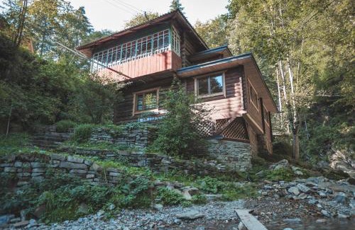 Roztoky Apartment | Child-Friendly Stay at Старий Млин - Guest Rated 9.8