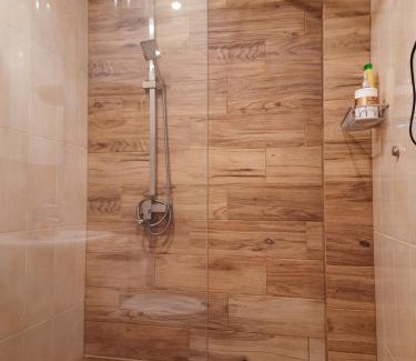 Kryvyi Rih Apartment | Scenic Староярмаркова: Park and River Views Await
