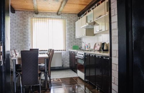 Verkhovyna Cabin | Pet-Friendly Retreat at Стежка в гори - Rated 9.5/10