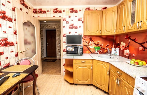 Tyumen Apartment | Stylish Getaway by the Waterfront Awaits You