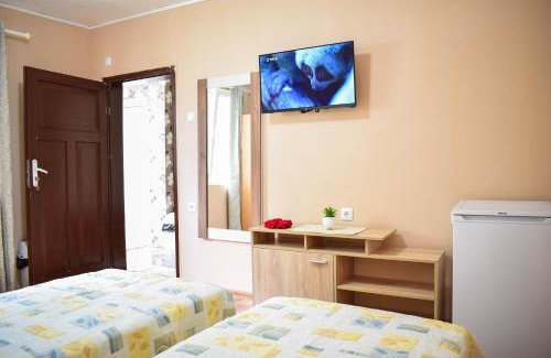 Pavel Banya Apartment | Guest Rated: Стаи за гости Люляк 21 - Family-Friendly Stay