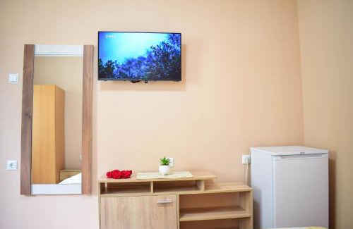 Pavel Banya Apartment | Guest Rated: Стаи за гости Люляк 21 - Family-Friendly Stay