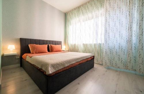 Plovdiv Center Apartment | Prime Location: Studio Rimski Stadion with Restaurant