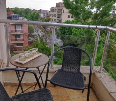 Sarafovo Apartment | Pet-Friendly Studio Sunny Morning for Family Getaways