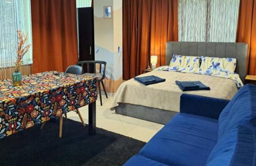 Blagoevgrad Apartment | Guest Rated Studio Colour - Child-Friendly Retreat