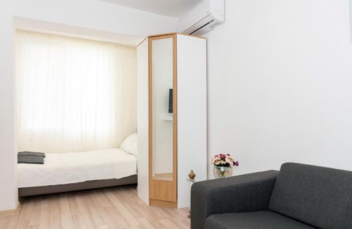Varna City Centre Apartment | Accessible Studio for Families: Comfort Meets Convenience