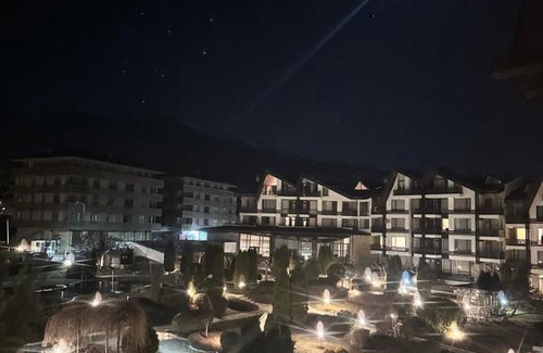 Razlog Apartment | Inviting Studio H208 at Aspen Golf & Ski Resort Awaits