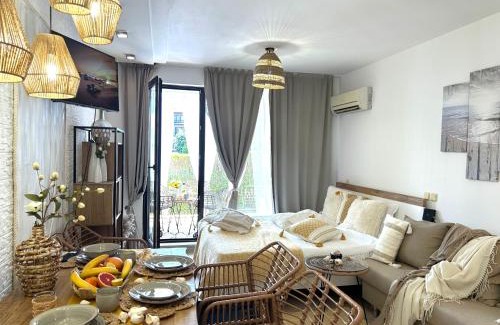Elhovo Apartment | Студио Premium,Смокиня,Созопол,5звезден затворен комплекс,4 басейна,1ва линия море