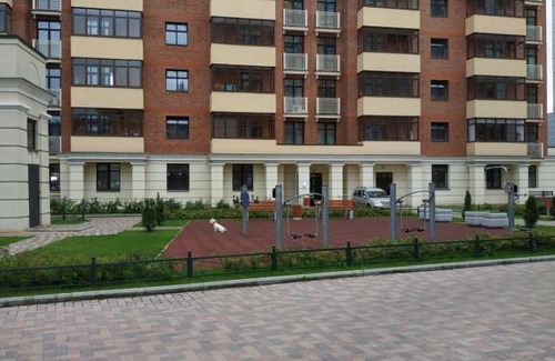 Yaroslavl Apartment | Guest Rated 10/10: Студия в Династии with Hot Tub & Breakfast