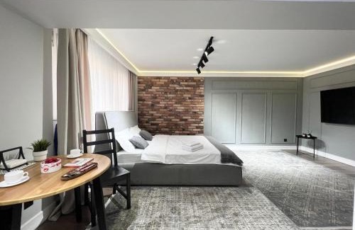 Pavlodar Apartment | Modern Studio Retreat with High Guest Ratings