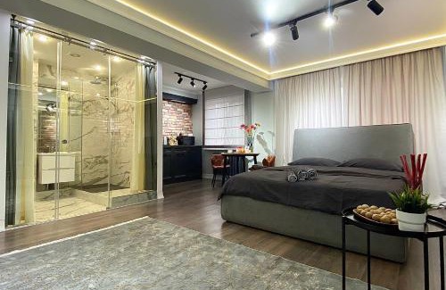 Pavlodar Apartment | Modern Studio Retreat with High Guest Ratings