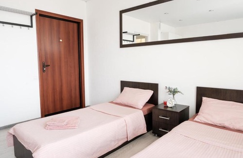 Chelyabinsk Apartment | Pet-Friendly Studio on the Waterfront - Rated 9/10 by Guests