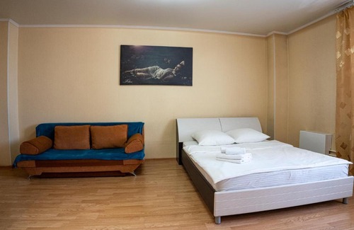 Tsentralnyy okrug Apartment | Premier Studio with Hot Tub and Breakfast Included