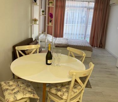Yurta Apartment | Cozy Studio at Морський Фар with Pool & Family Amenities