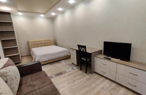 Lutsk House | Modern Apartment with Hot Tub & Top Guest Ratings