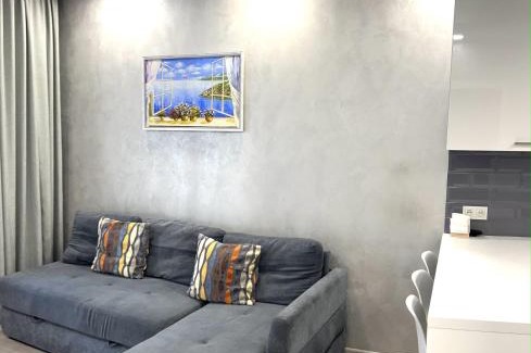 Irpin Apartment | Modern Apartment with Versal Park View - Highly Rated!