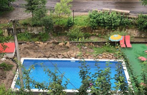 Yaremche House | Pet-Friendly Схованка with Ocean Views and Pool Access