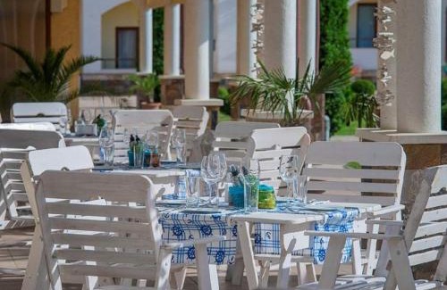 Obzor Apartment | Experience Comfort at Сънрайз Данаилов – 4-Star Oceanfront Escape