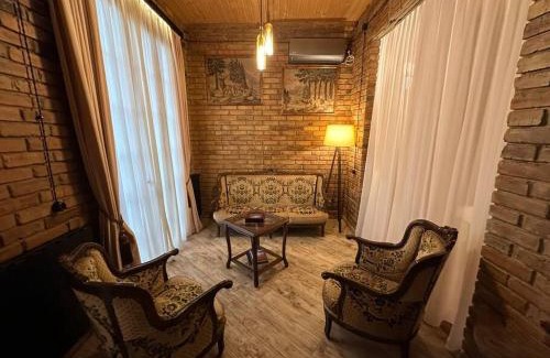 Didube Apartment | Stylish City Center Loft Apartment - Pet & Child Friendly