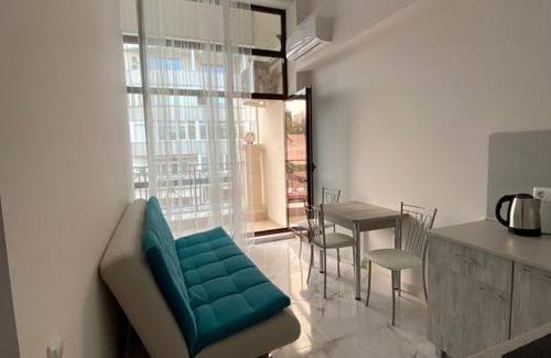Sochi City Centre Apartment | Oceanfront Escape at Тасмана 153 with Sea Views
