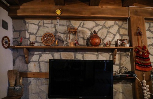 Leshten House | Top-Rated Тодорината къща with Family-Friendly Amenities