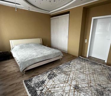 Balkhash Apartment | Трехкомнатная квартира в центре города