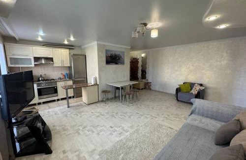 Kostanay Apartment | Central 3-Bedroom Apartment with Park Access - Rated 10/10