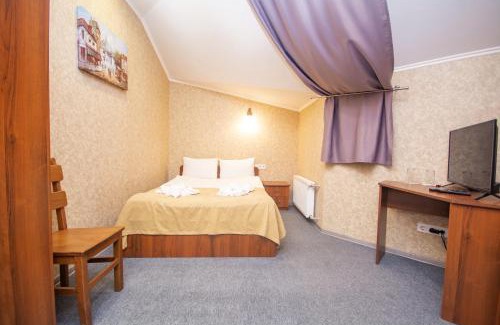 Vyshhorod Hotel | Discover Три Сімки: Family-Friendly with Breakfast Included
