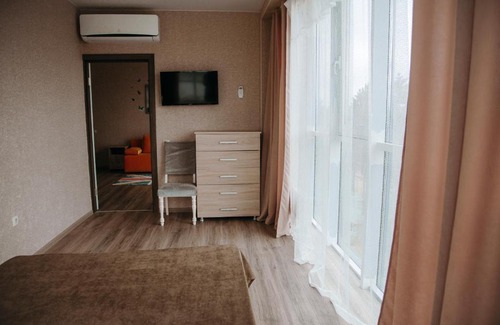 Anapa Apartment | Seaside Three-Room Apartments with Private Pool & Ocean View