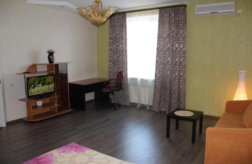 Volgograd Apartment | Scenic Tourist House Apartments with Central Waterfront Views