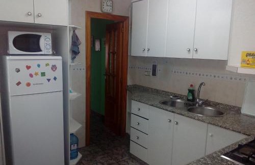 Santa Pola Apartment | Cozy Family Retreat with Oceanfront Views for Memorable Getaways