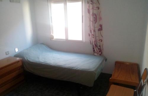 Santa Pola Apartment | Cozy Family Retreat with Oceanfront Views for Memorable Getaways