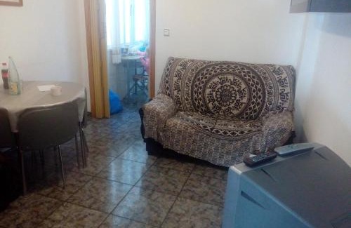 Santa Pola Apartment | Cozy Family Retreat with Oceanfront Views for Memorable Getaways