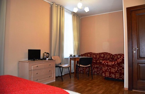 Ust'-Koksa Hotel | Discover Уймонская долина: Pet Friendly & Breakfast Included