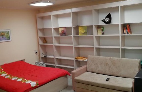 Pavlovsk Apartment | Cozy Living at ул. Свободы 28: Pet-Friendly Retreat