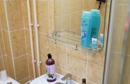 Pavlovsk Apartment | Cozy Living at ул. Свободы 28: Pet-Friendly Retreat