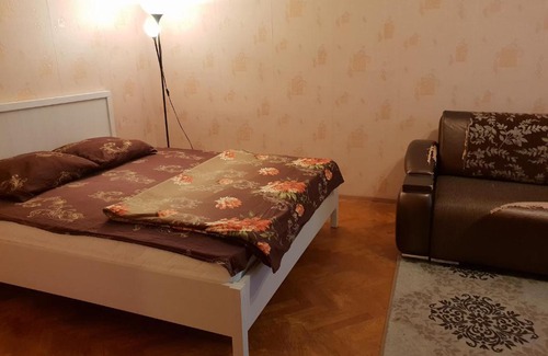 Sokolinaya Gora District Apartment | Discover UNo Estate: Pet-Friendly Retreat with Breakfast