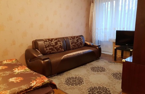 Sokolinaya Gora District Apartment | Discover UNo Estate: Pet-Friendly Retreat with Breakfast