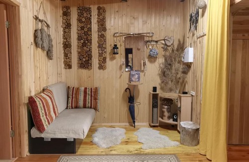 Kamianiuki House | Pet-Friendly Усадьба Пущанский хуторок with Hot Tub