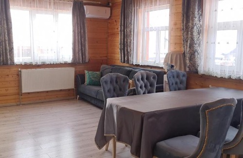 Suzdal Hotel | Experience Усадьба Ямщика with Inviting Hot Tub Amenities